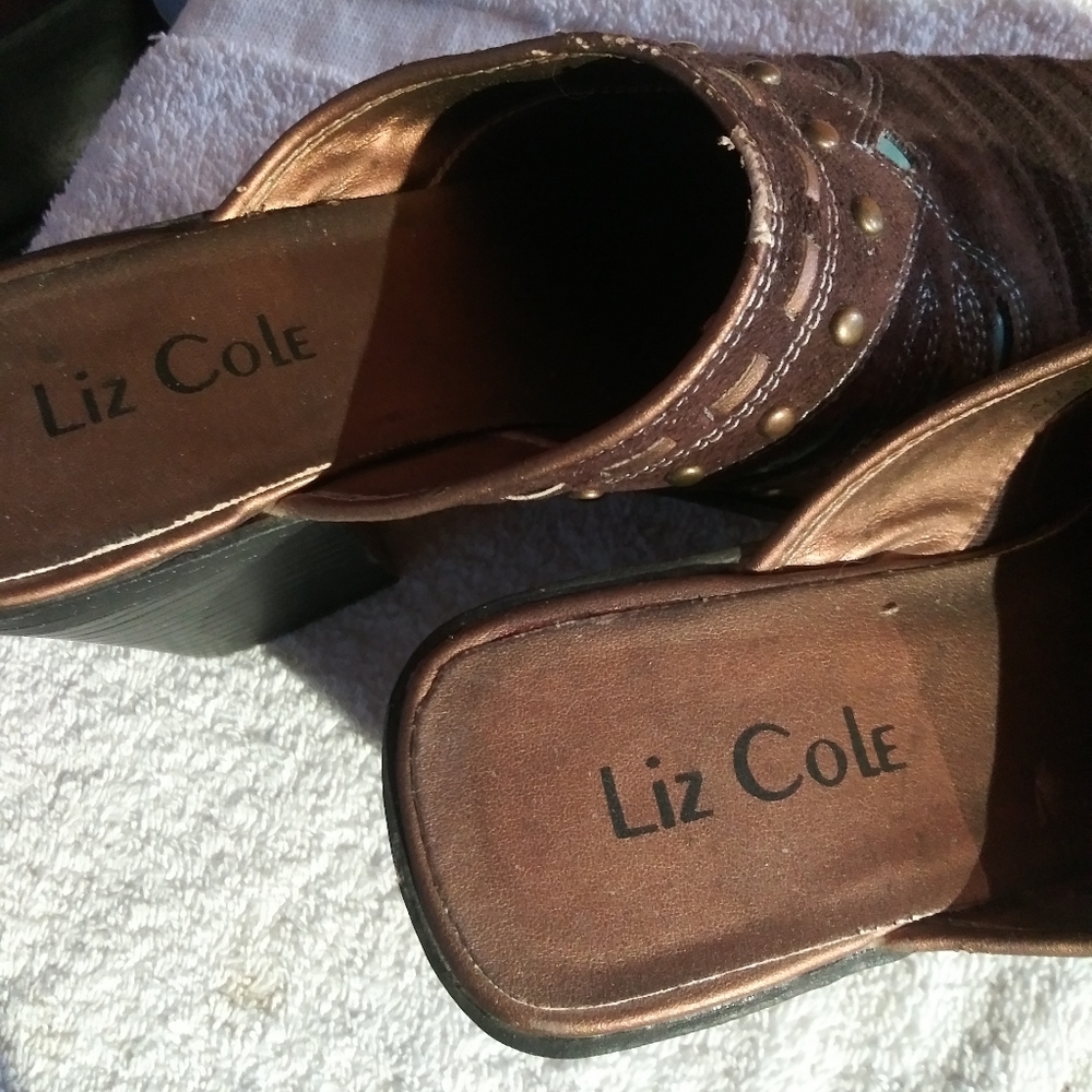 MULE SHOES - Picture 2 of 5